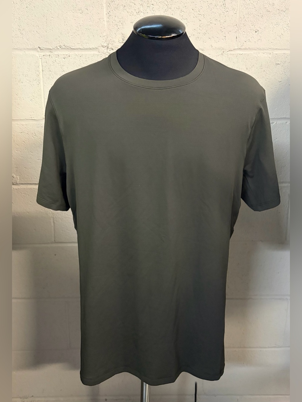 Lululemon T-shirt